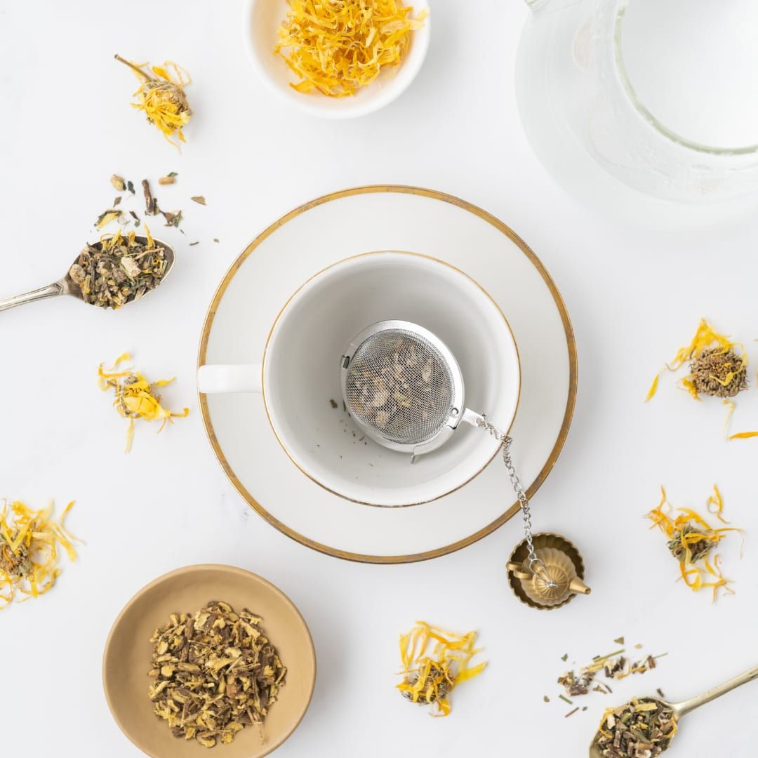 All three Dee’s Teas blends together: De-Stress, Detox and Dessert Tea